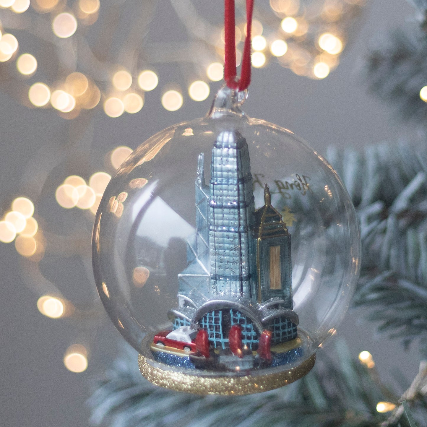 GLASS BAUBLE: Skyline Cloche