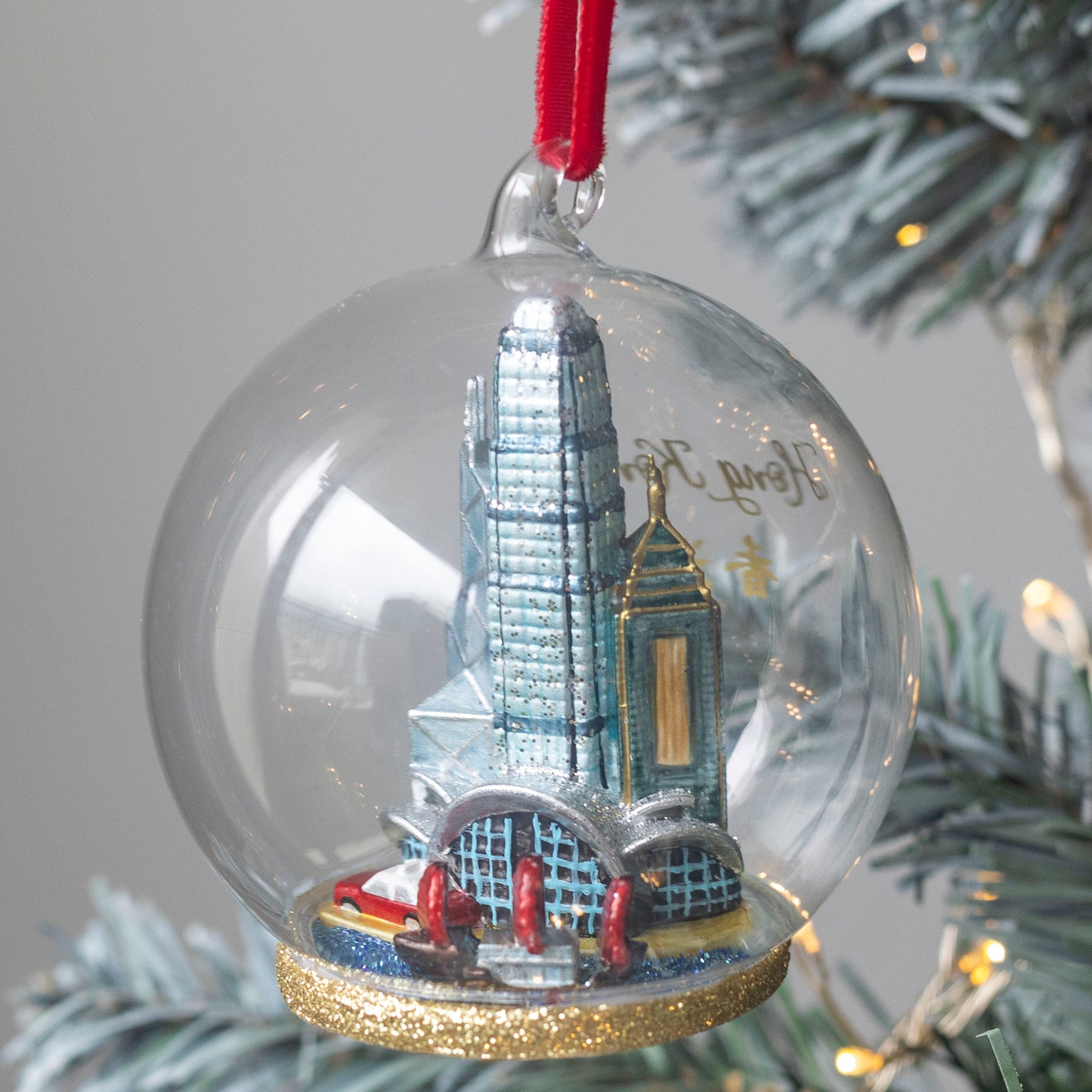 GLASS BAUBLE: Skyline Cloche